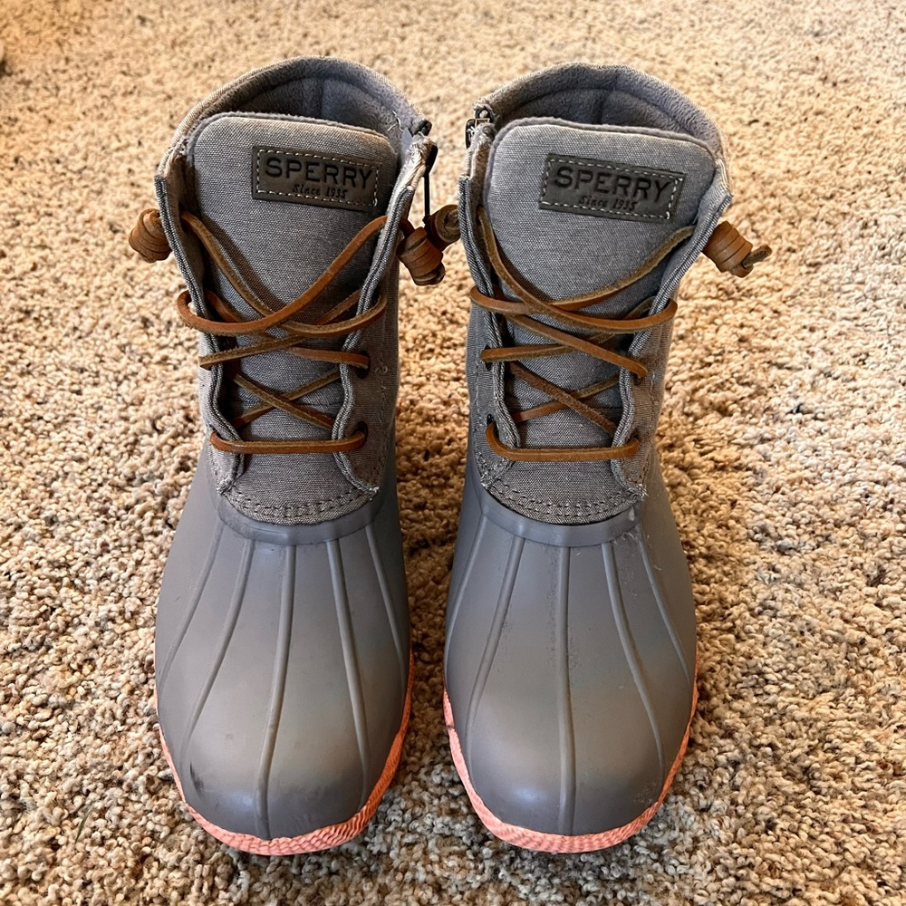Sperry boots, grey with pink soles